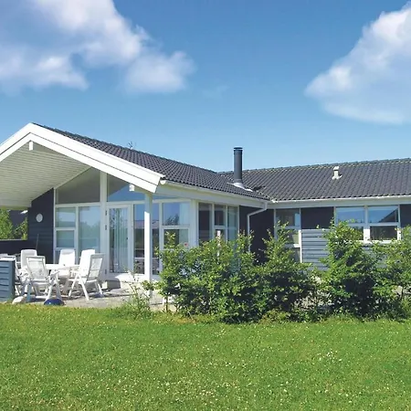 3 Bedroom Beautiful In Holiday home Otterup